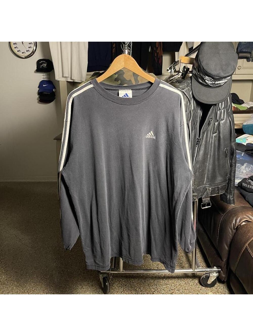 Vintage 90s Adidas long sleeve shirt